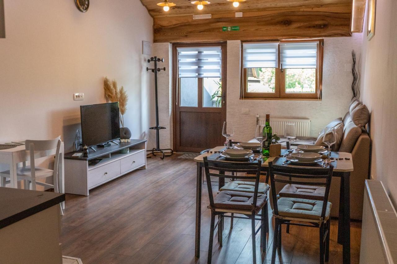 Apartman Mila Josipdol Exterior foto
