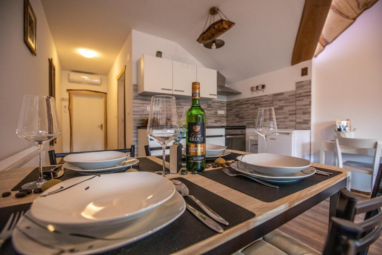 Apartman Mila Josipdol Exterior foto