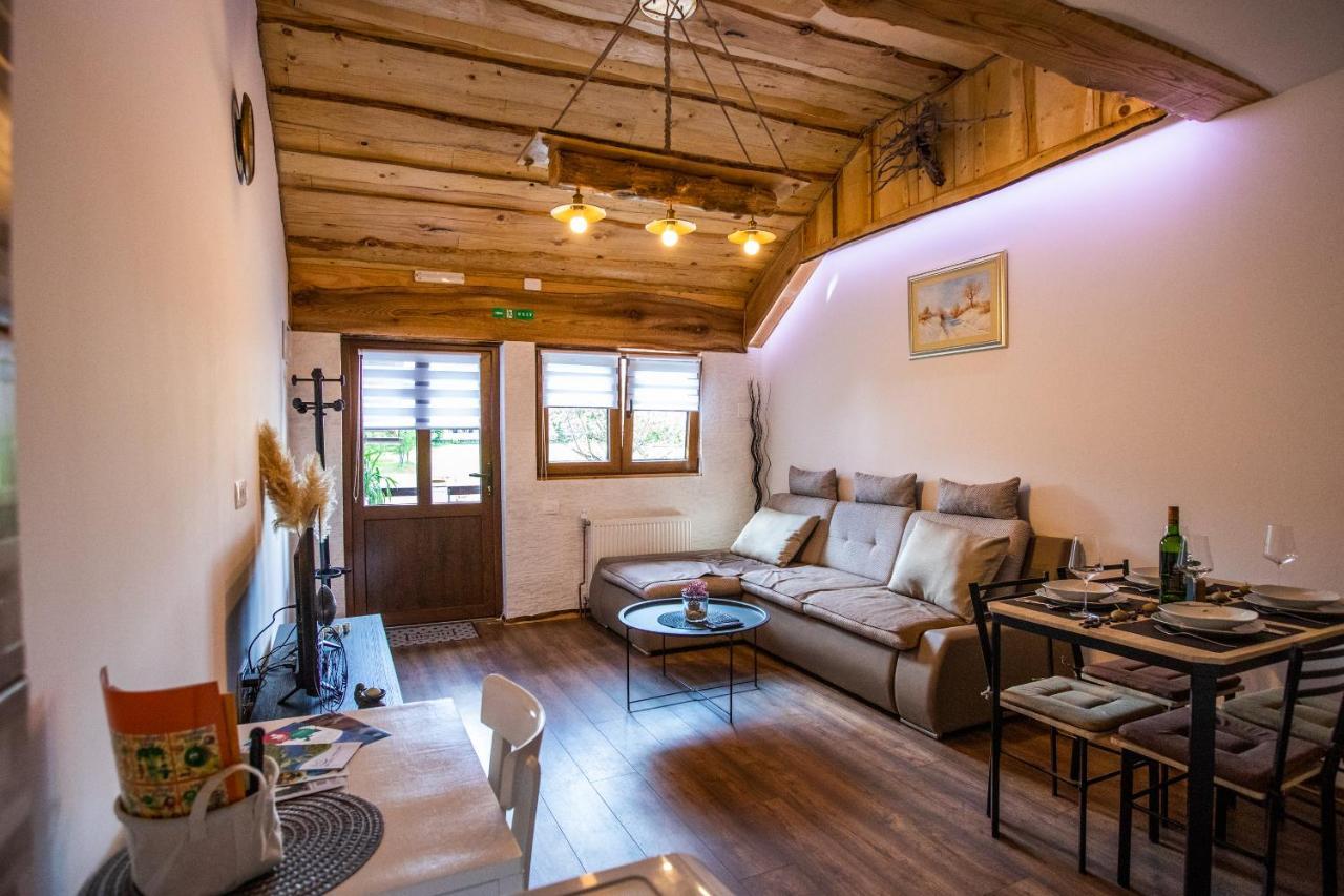 Apartman Mila Josipdol Exterior foto